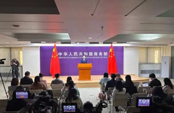 商務部：我國超大規(guī)模國內市場是廣大外貿企業(yè)的堅強后盾