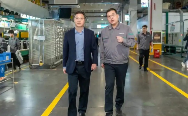多地黨政領導走訪外貿企業(yè)，有的現場研討難點與應對策略
